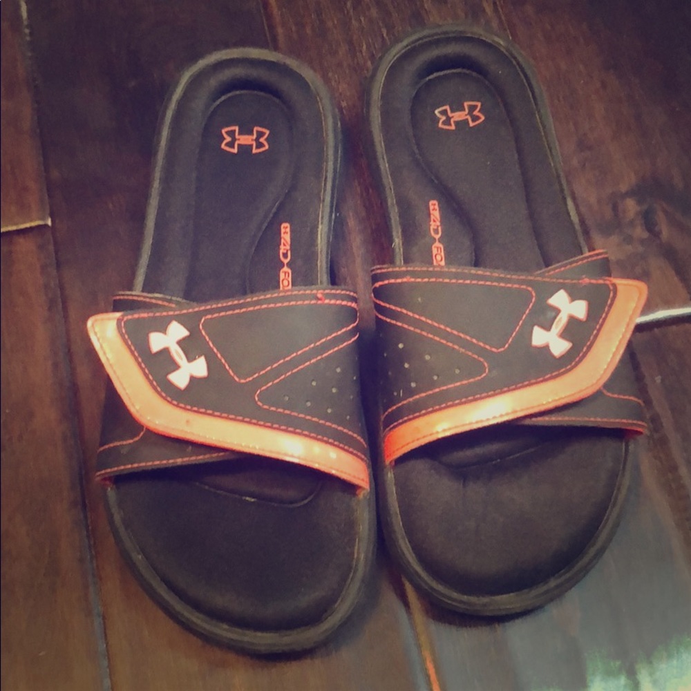 Black UA slides women’s size 10